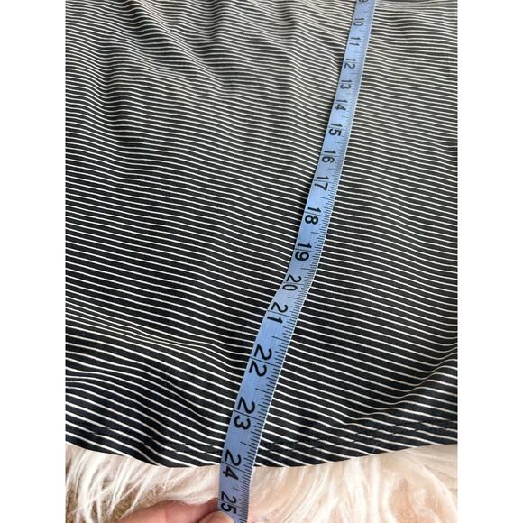 Lululemon Women's Striped Tank Top Black Jelly Logo Running‎ Activewear - Picture 8 of 8